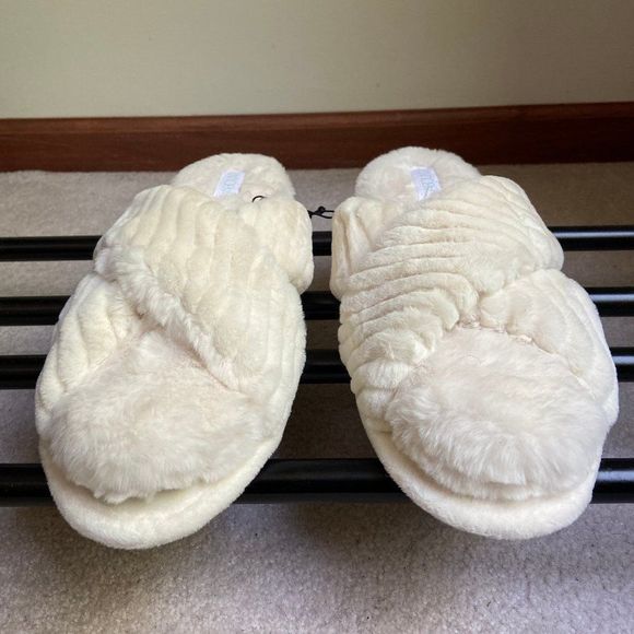 ABOUND Shoes - ABOUND Women Sasha Plush Criss Cross Slipper Sandals - BRAND NEW - NWOB NWOT